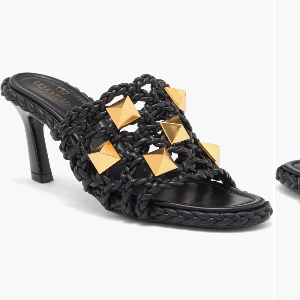 NEW WITH TAGS Valentino Black and Gold Women's Sandals
EU women’s 38, US size 8